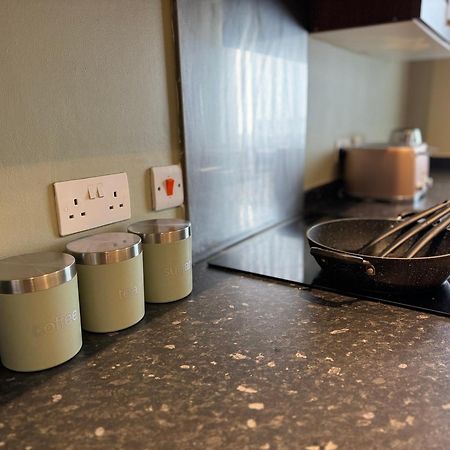 Group Bookings: Up To 30 Guests Across 5 Spacious Flats! Keyless Access Free Wifi & Parking Birmingham Luaran gambar