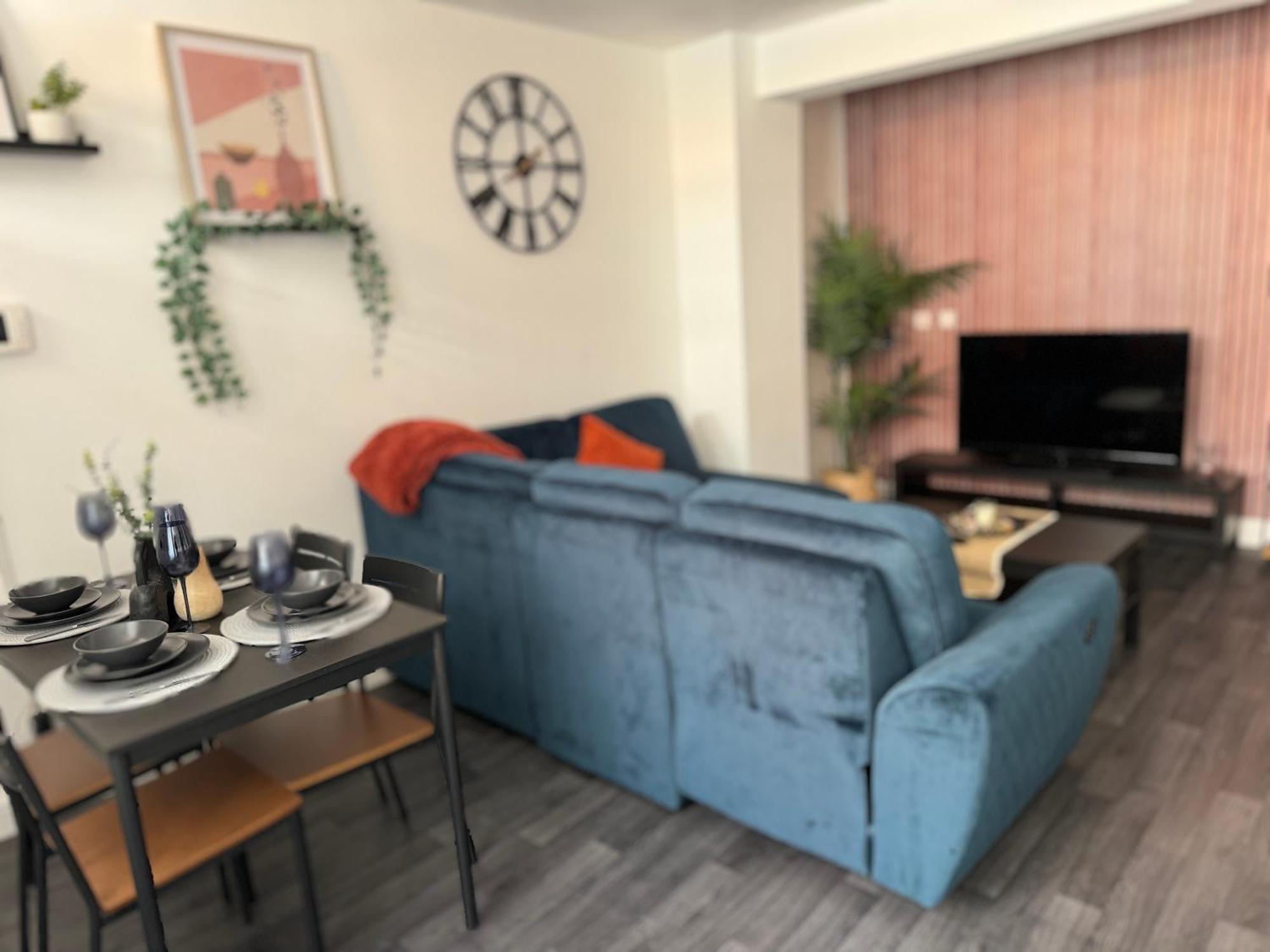 Group Bookings: Up To 30 Guests Across 5 Spacious Flats! Keyless Access Free Wifi & Parking Birmingham Luaran gambar