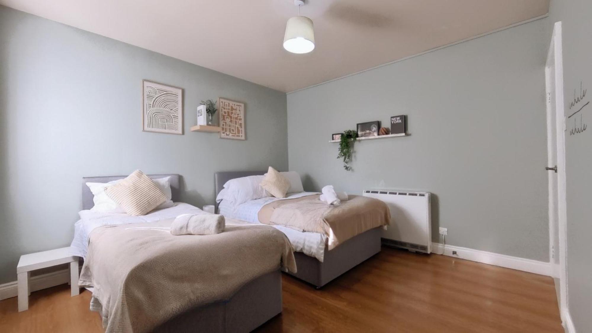 Group Bookings: Up To 30 Guests Across 5 Spacious Flats! Keyless Access Free Wifi & Parking Birmingham Luaran gambar