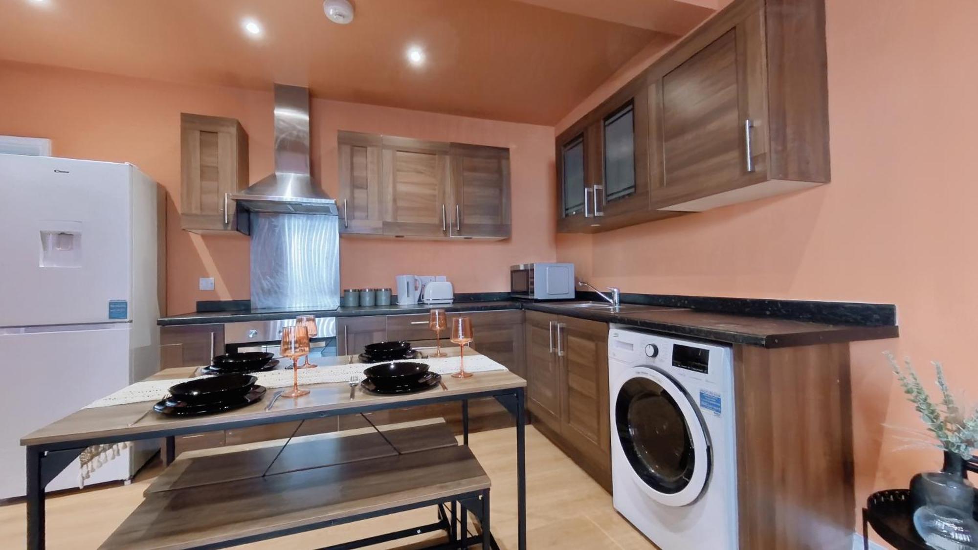 Group Bookings: Up To 30 Guests Across 5 Spacious Flats! Keyless Access Free Wifi & Parking Birmingham Luaran gambar