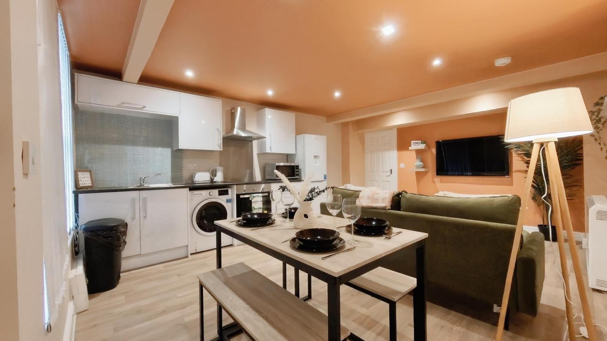 Group Bookings: Up To 30 Guests Across 5 Spacious Flats! Keyless Access Free Wifi & Parking Birmingham Luaran gambar